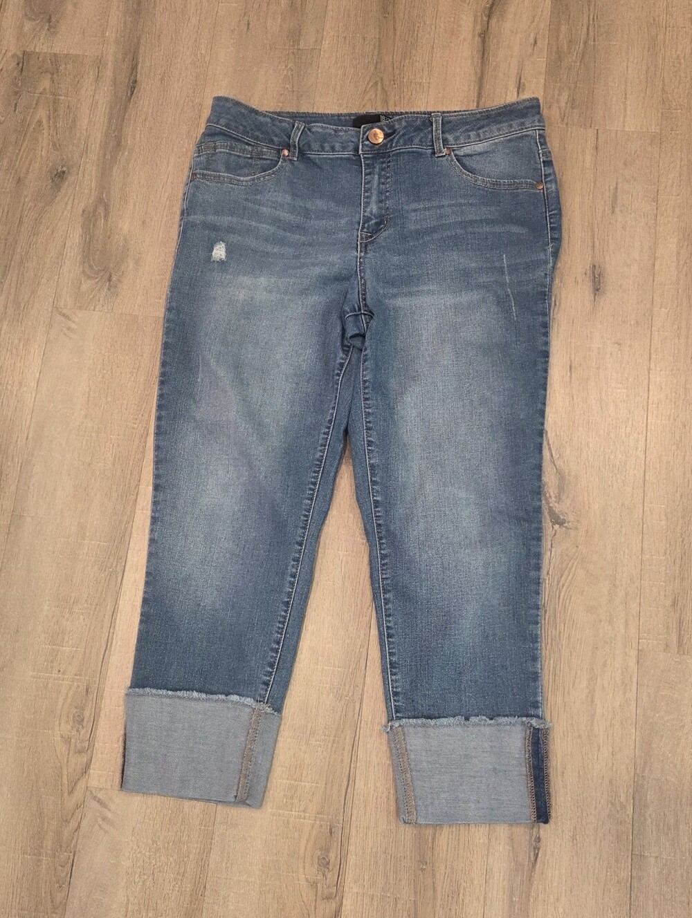 1822 Denim Taylor Women's Size 14 Blue Cropped Cuffed Medium Wash Stretch Jeans